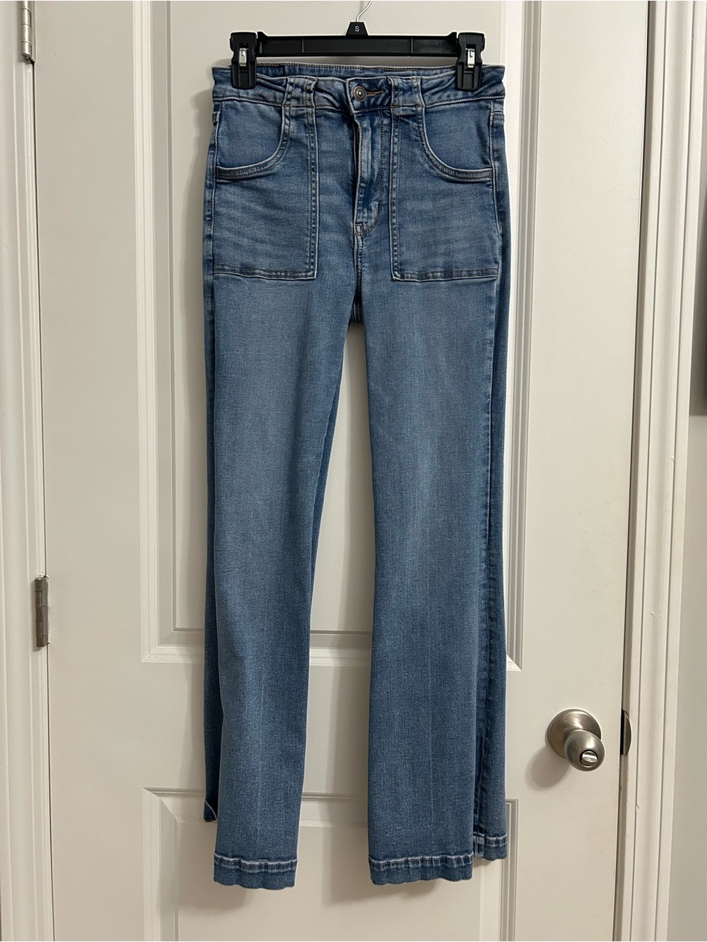 Size 6 American Eagle Flare Denim Blue Jeans